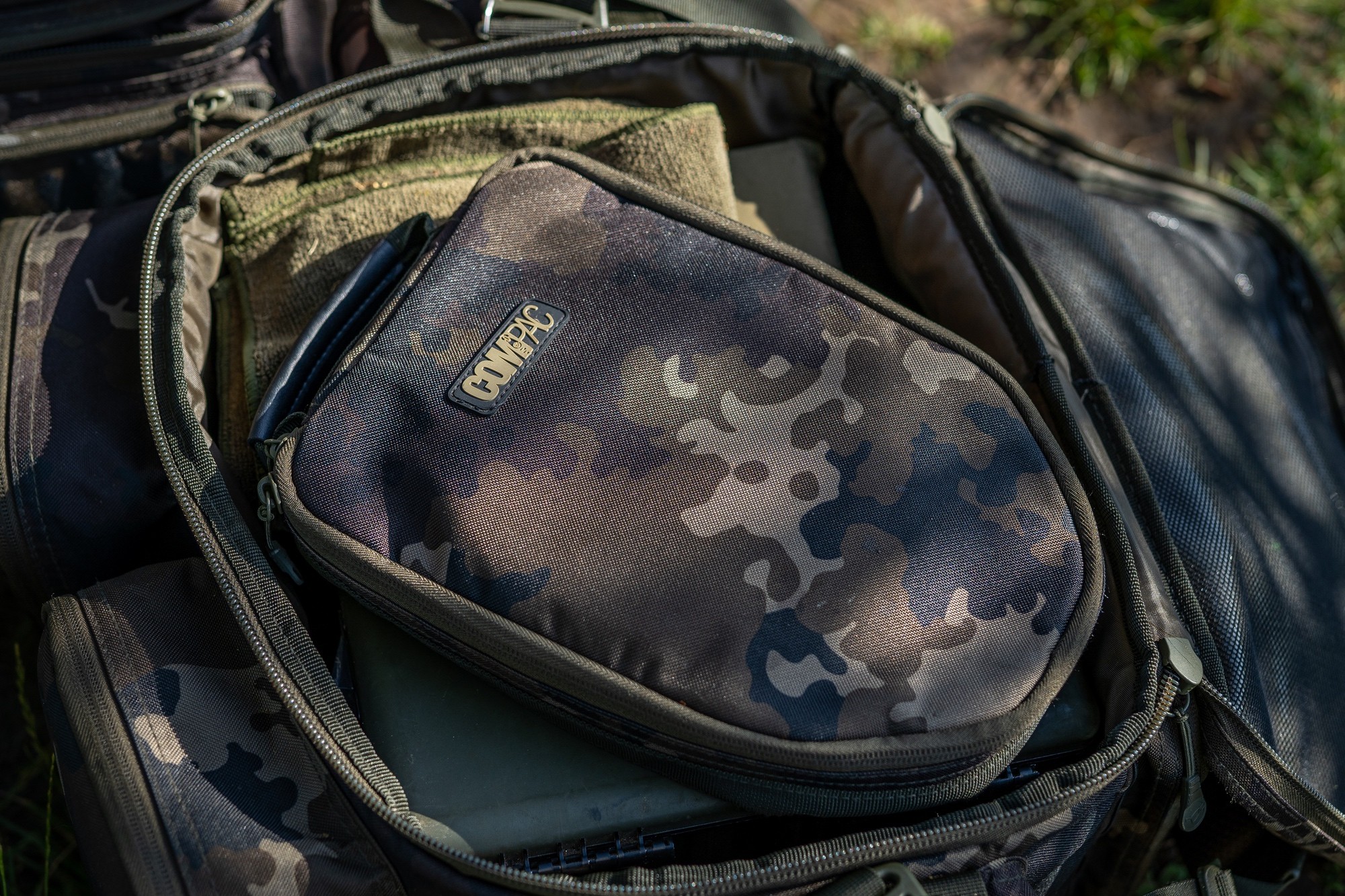 Compac Scales Pouch Dark Kamo