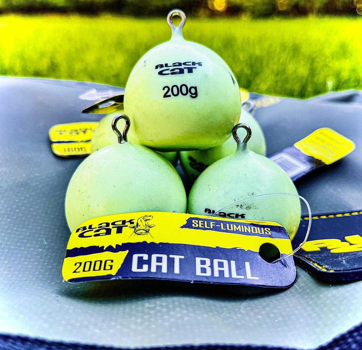 120g self-luminous Black Cat Cat Ball 1pcs