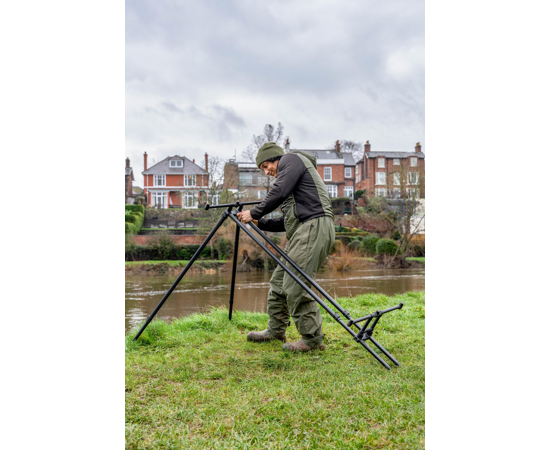 Deluxe River Tripod 3 rod Wide